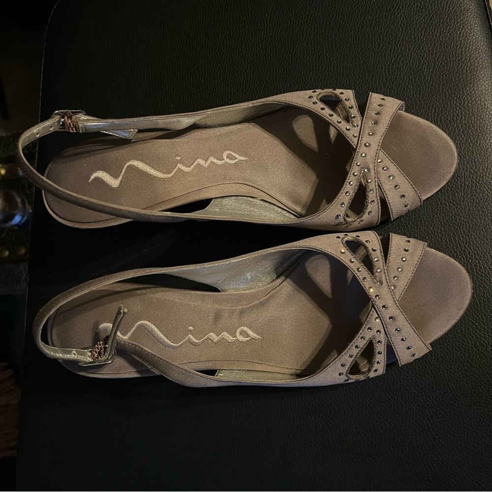 Nina Slingback Nude Beige Champagne Rhinestone Kitten Heels, Size 6M